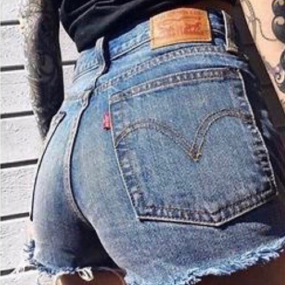Levi’s Wedge fit jean shorts